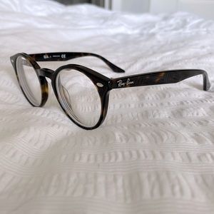 Ray-Ban tortoise glasses